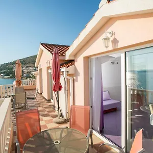 Apartment Kaja - Right Next To The